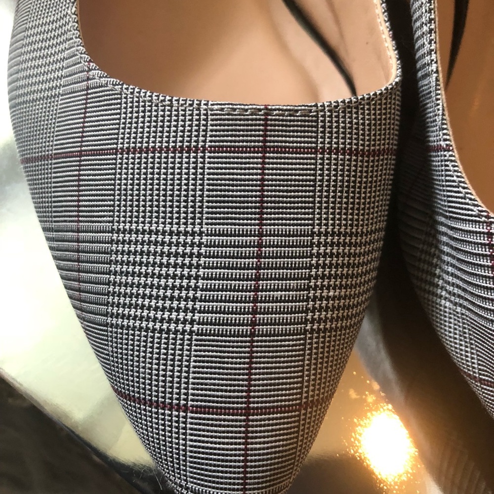 Shoes - Picture 3 of 8